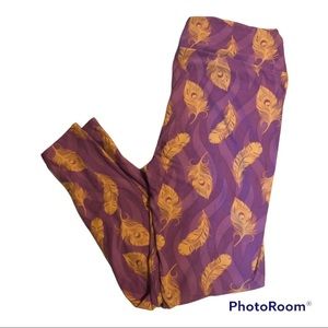 LuLaRoe Tall & Curvy leggings purple with yellow feather print EUC